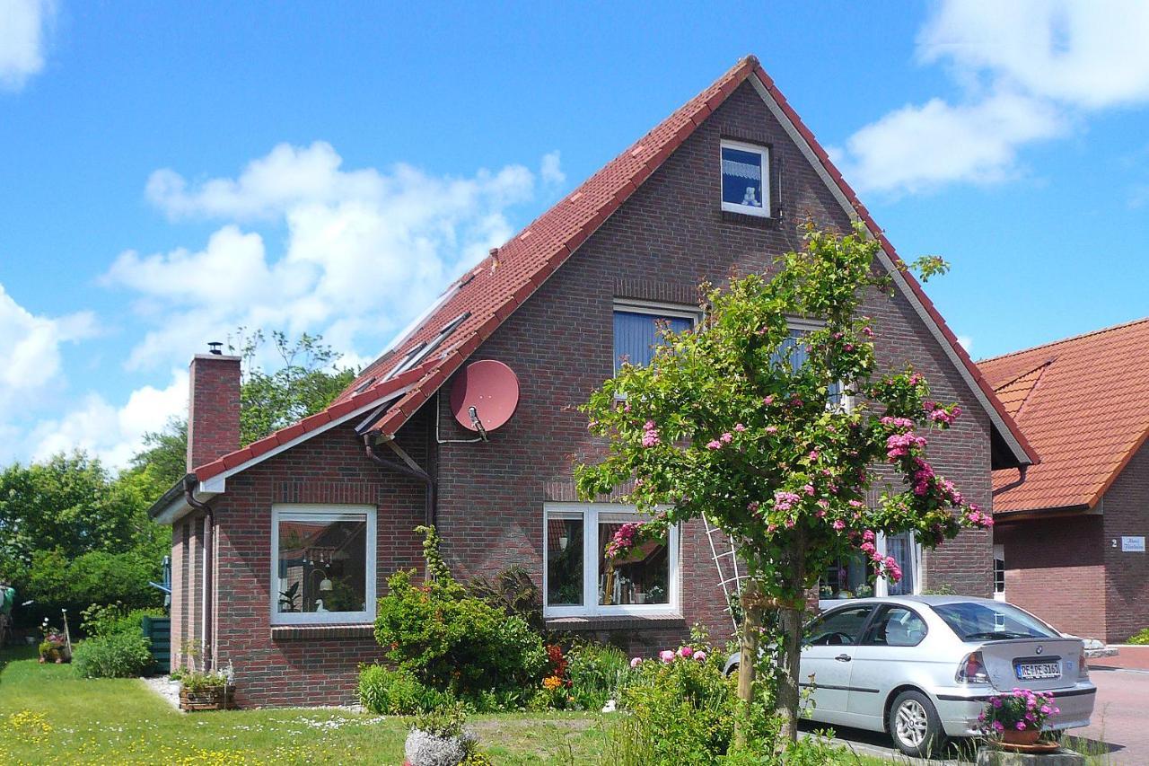 Ferienwohnungen Im Haus Herrmann Neuharlingersiel Esterno foto